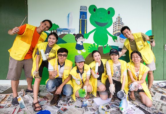 CapitaLand staff volunteers ready to make a difference to the homes of 150 children beneficiaries for The Group's second Volunteer Day in Singapore