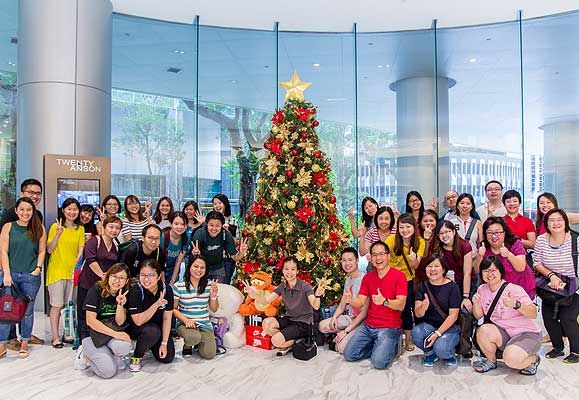 A record 180 tenants and CapitaLand staff showed up in full force to wrap Christmas presents for the children beneficiaries as part of CapitaLand Commercial Trust’s annual Gifts of Joy initiative.