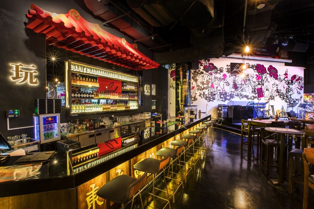 Drink Happy Thoughts: 10 Bars in Singapore With More Than Just Good ...