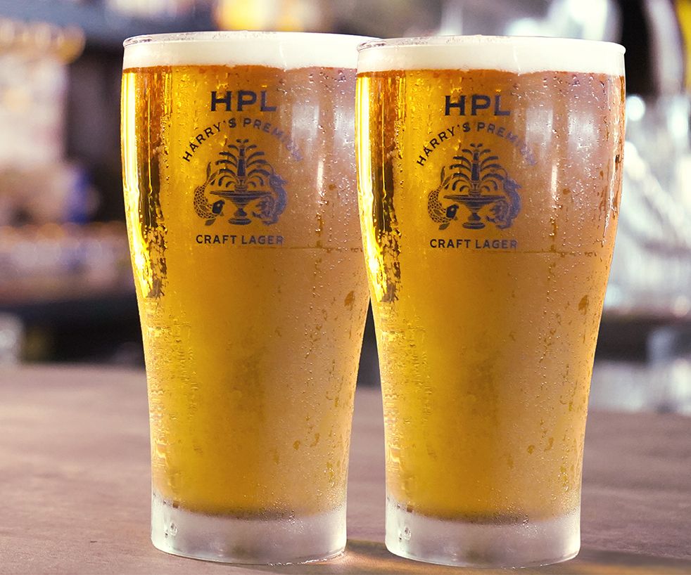 [TOURIST] 1-For-1 Premium Lager at Harry's