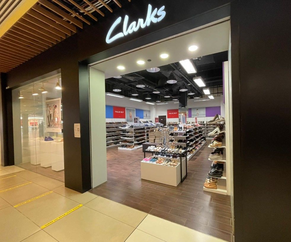 Atomisk bluse råd Clarks Outlet | Bags & Shoes | Outlet | IMM Building