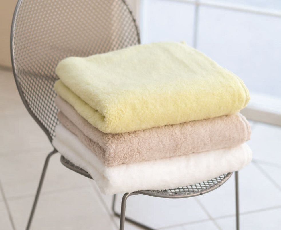 [Tourist]  Purchase Any 2 Super Marshmallow Large Bath Towel at $139 at UCHINO 