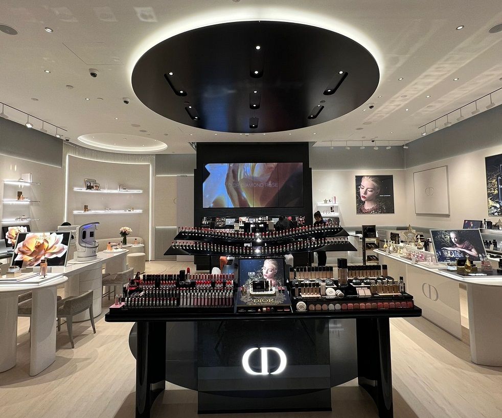 Hudsons Bay Yorkdale  A Whole New Retail Experience  Excess Is Just My  Character