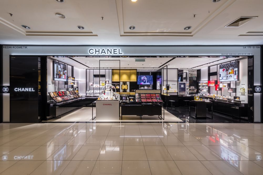 PENANG, MALAYSIA - NOV 24, 2017: Chanel Cosmetics Boutique Store In Gurney  Plaza. Cosmetics Are The Most Accessible Chanel Product, With Counters In  Upmarket Department Stores Across The World. Stock Photo, Picture