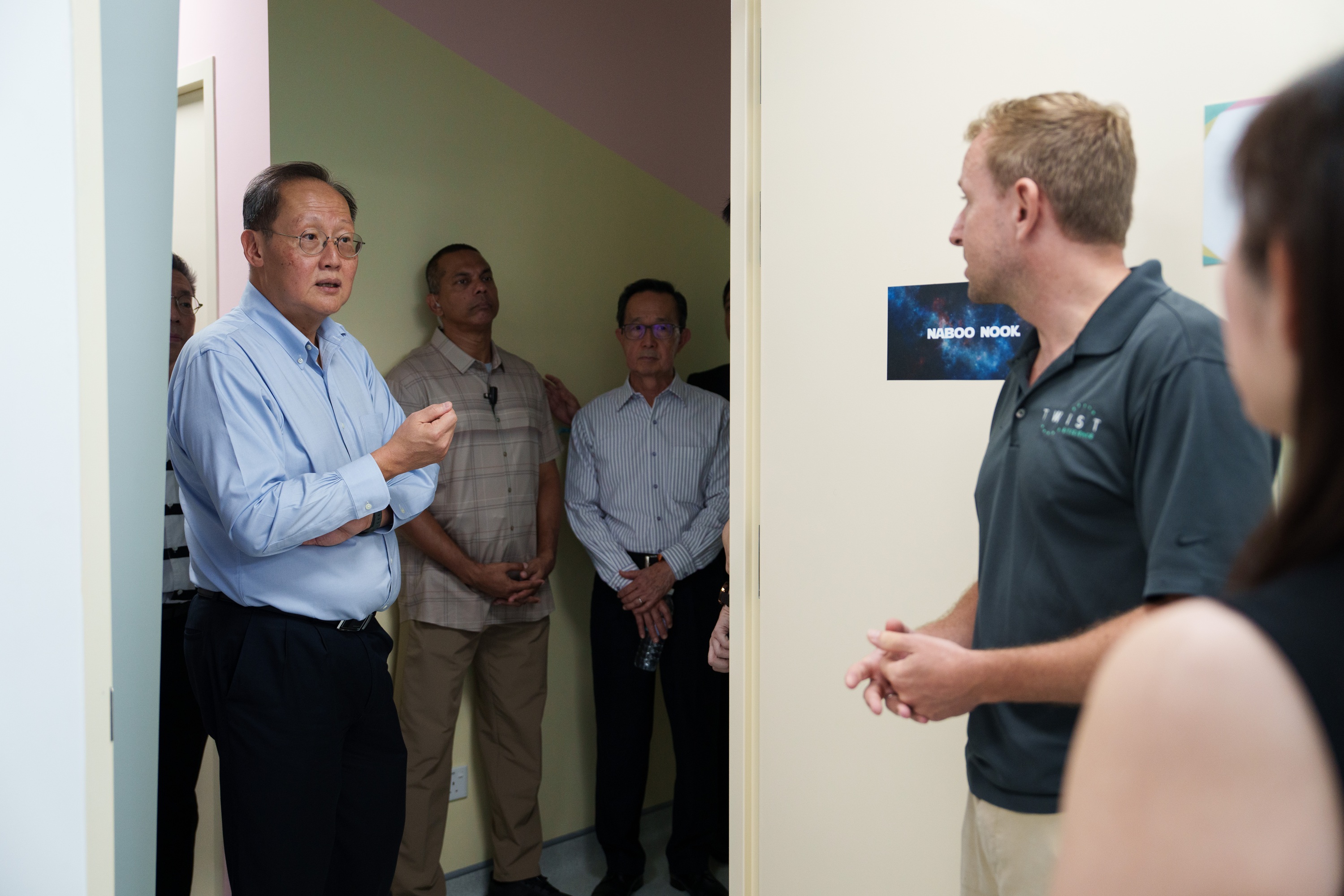 Minister Tan See Leng visiting Geneo tenant, NSG Bio