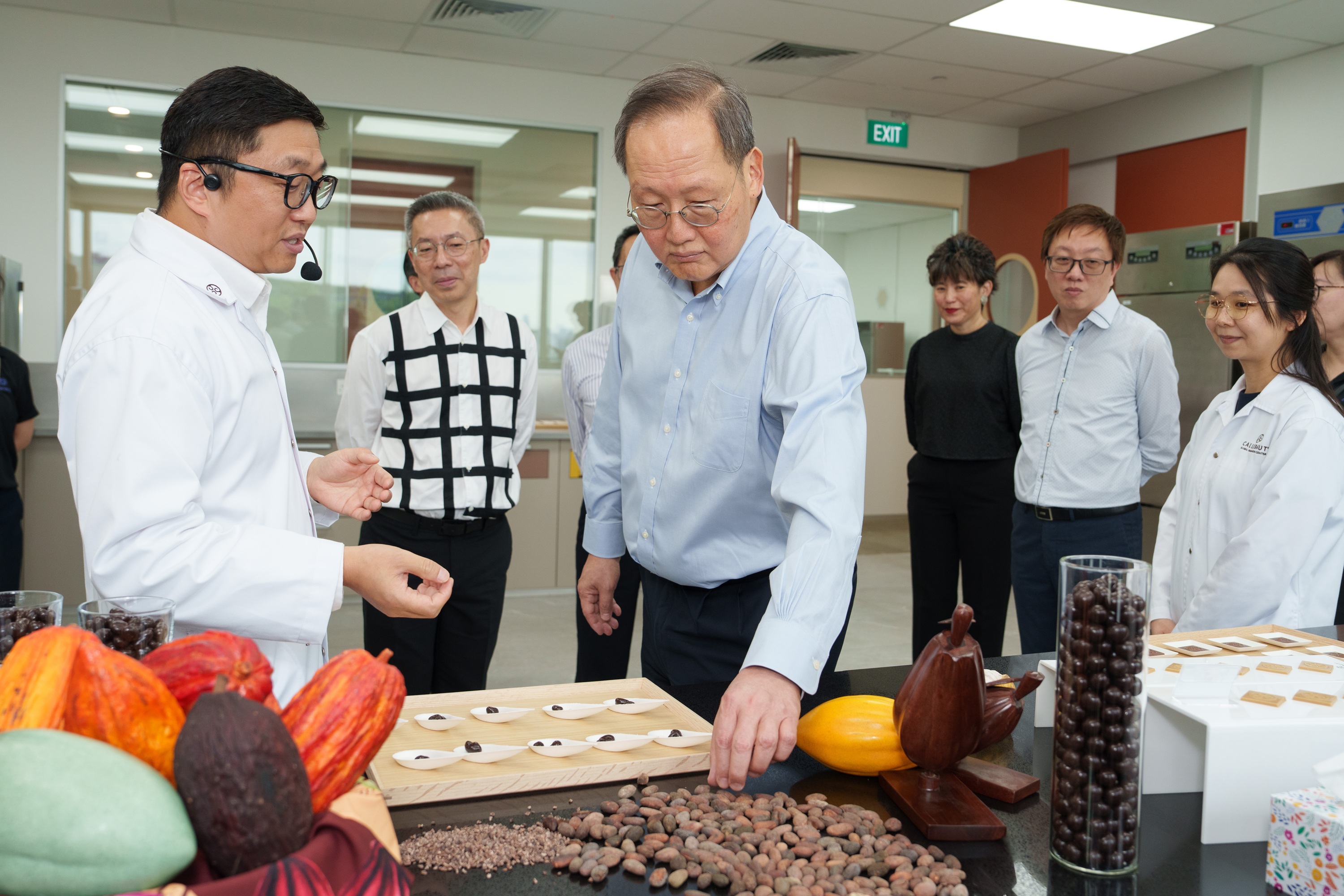 Minister Tan See Leng visiting Geneo tenant, Barry Callebaut.