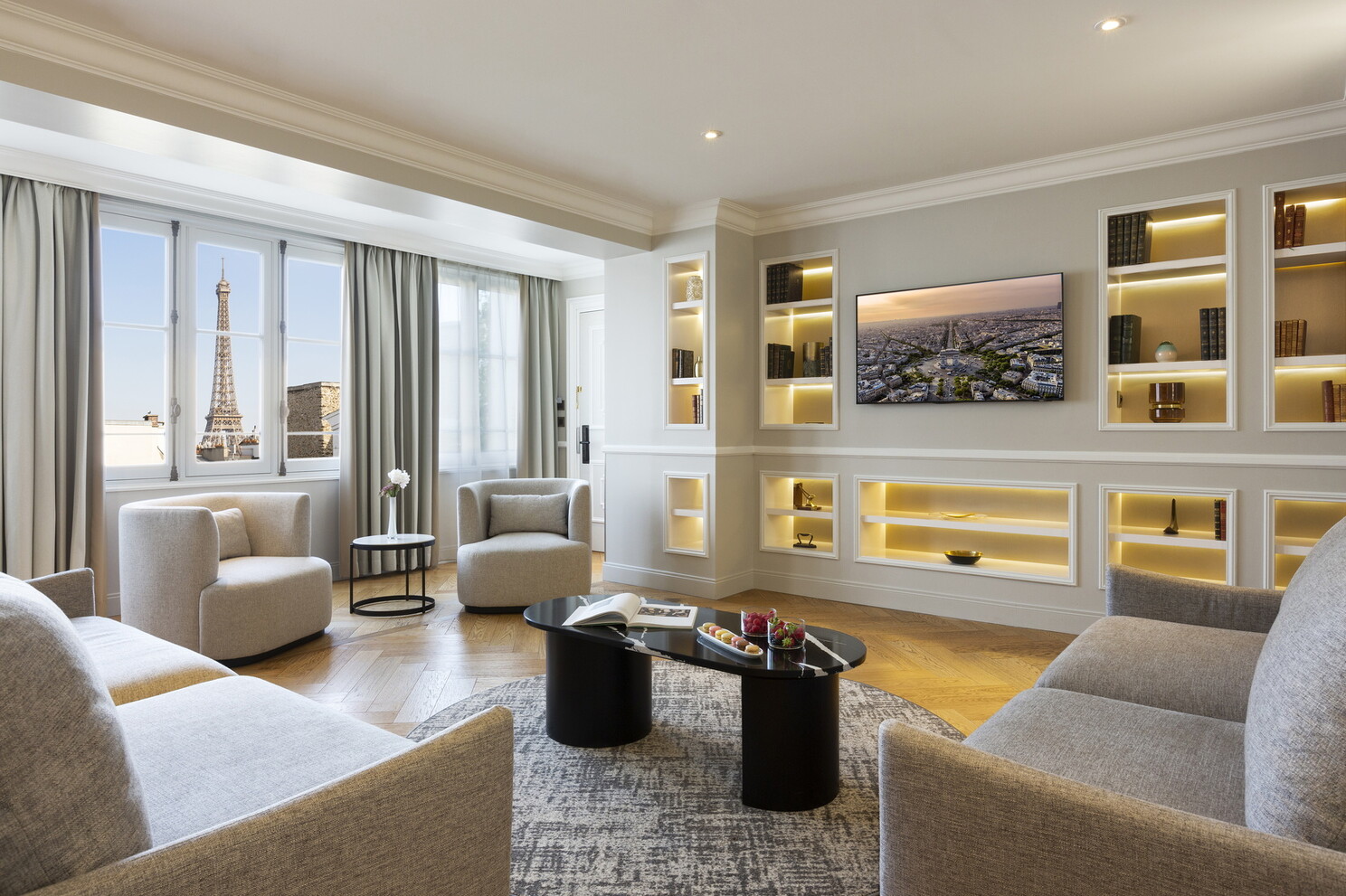 La Clef Tour Eiffel Paris by The Crest Collection