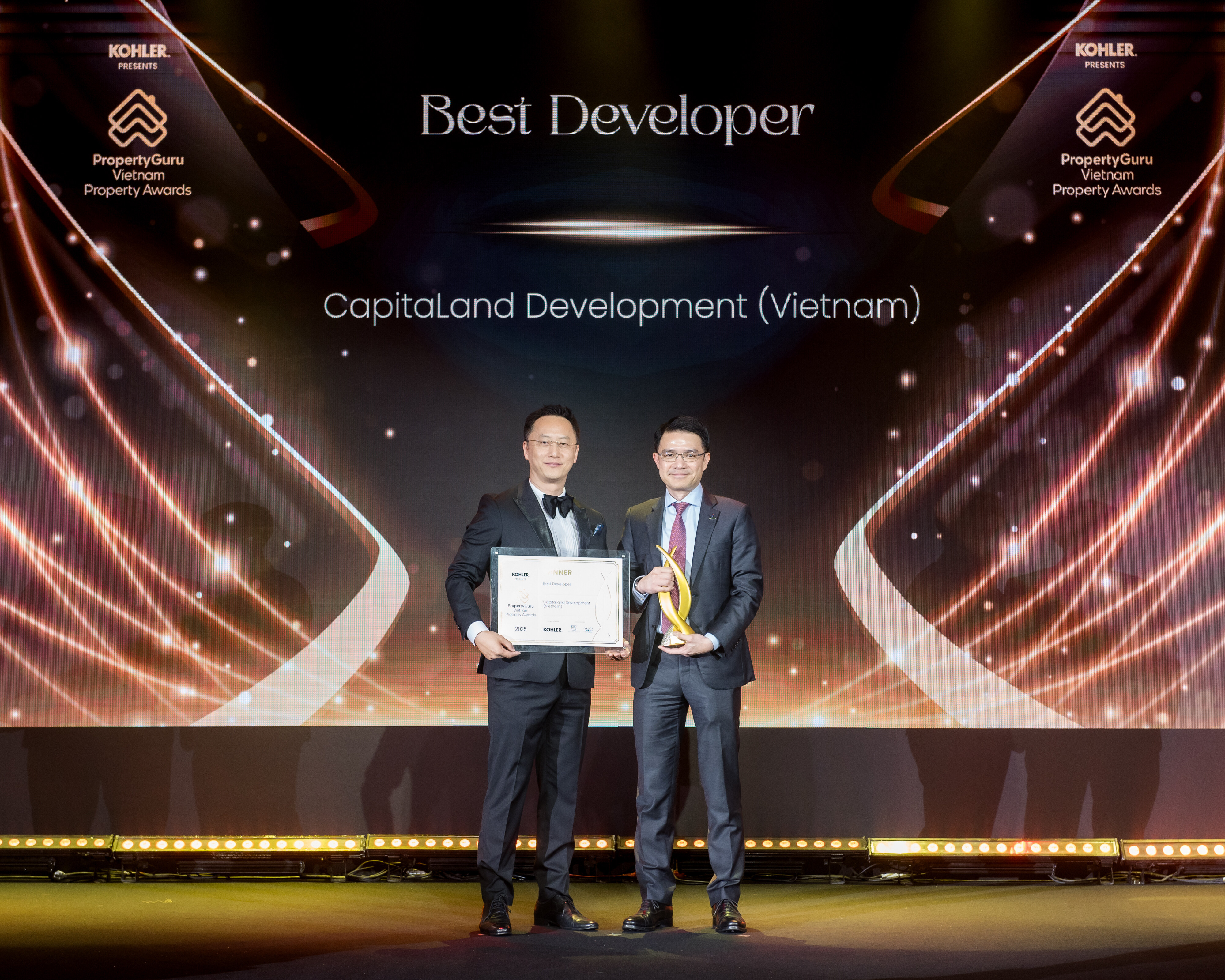 Ông Tan Wee Hsien, Tổng Giám đốc CLD Việt Nam và Quốc tế, nhận giải thưởng “Nhà phát triển bất động sản xuất sắc” tại VPA 2025