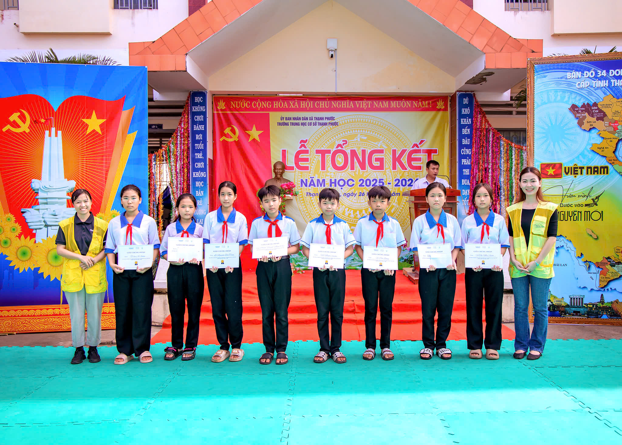 Học sinh thuộc chương trình học bổng dài hạn của CHF được hỗ trợ giáo dục hàng năm, tạo điều kiện để các em tiếp tục theo đuổi việc học sau bậc tiểu học 